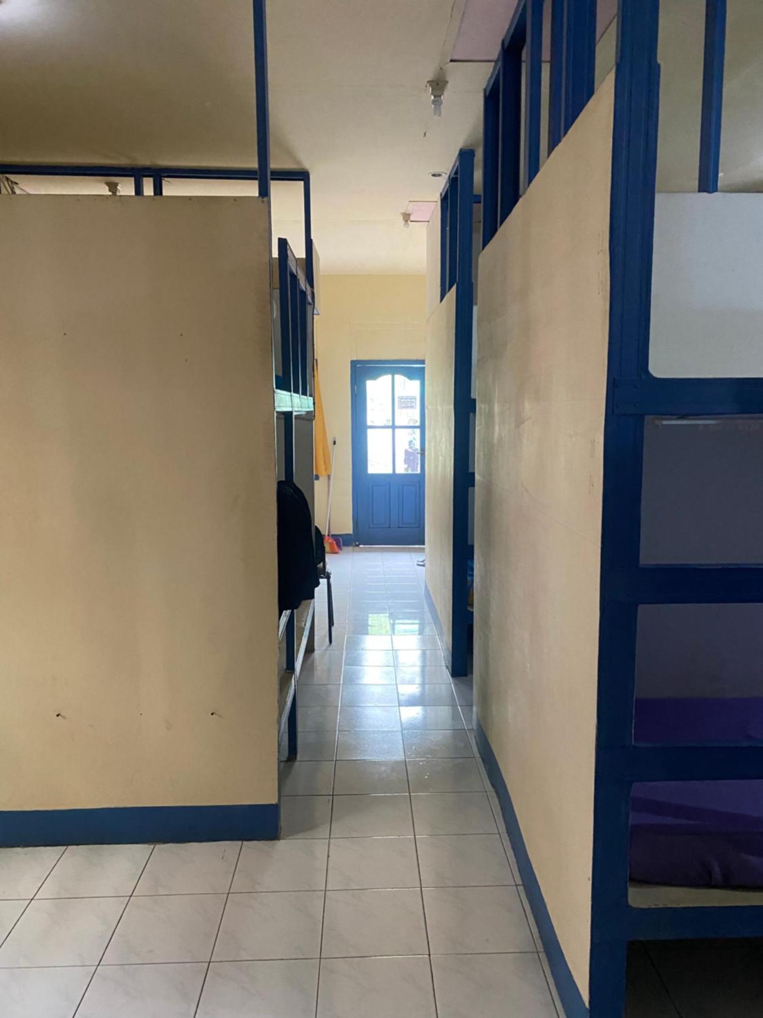 Cempaka Hostel Labuan Bajo Exterior foto